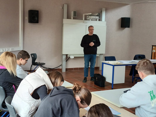Journalist und Autor Bernhard Bergmann besucht die Oberzent-Schule