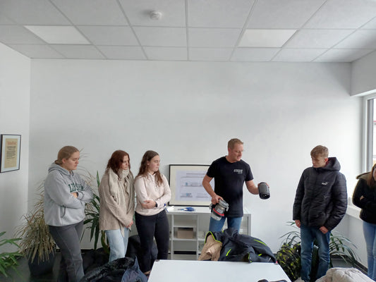 Oberzent-Schule - Firmenbesuch bei CNC-Kress