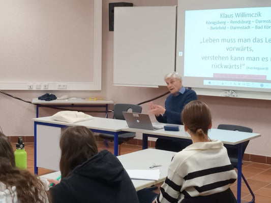 „Leben muss man das Leben vorwärts, verstehen kann man es nur rückwärts!“ Klaus Willimczik in der Oberzent-Schule