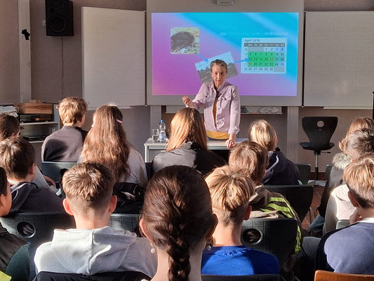 Lektion ist Lebensmut – Frau Naun-Bates besucht Oberzent-Schule