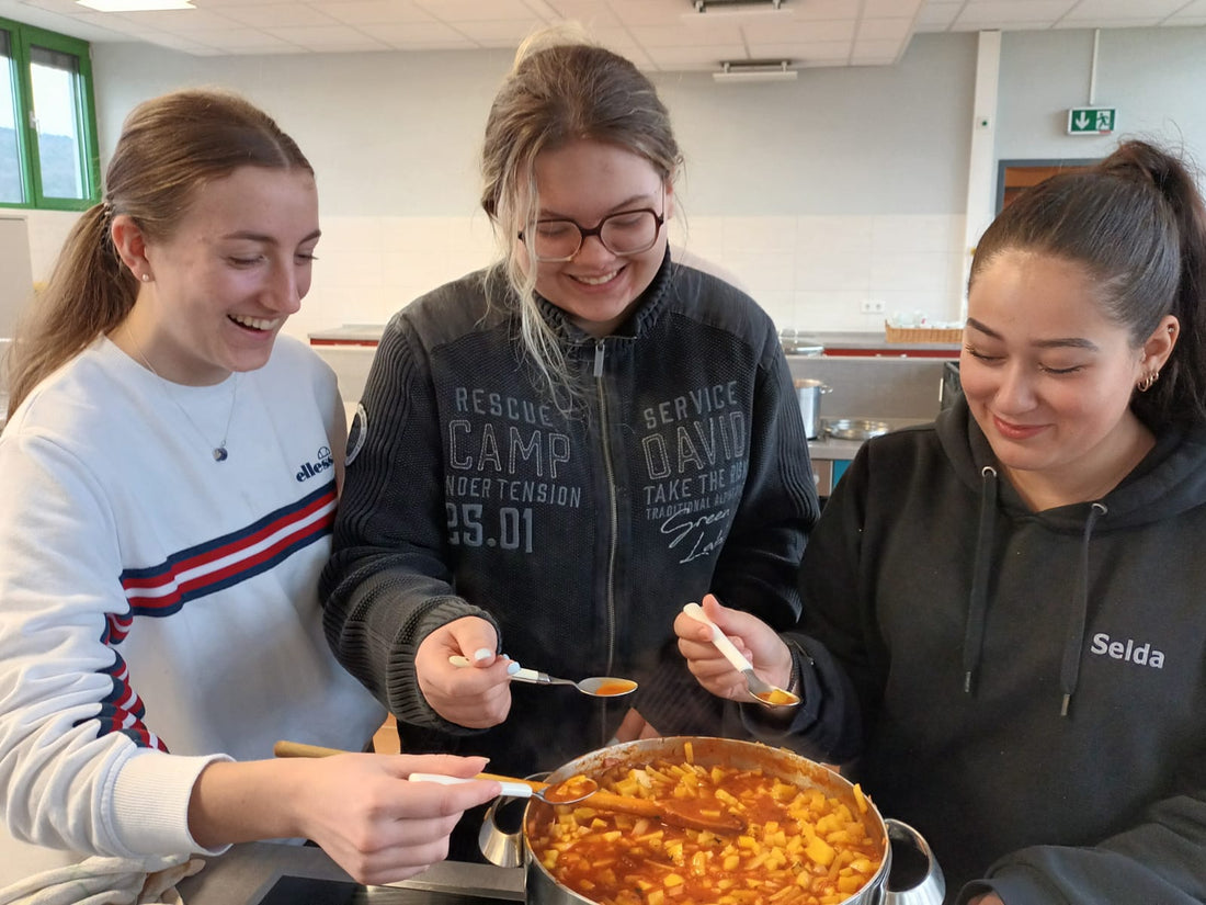 Kartoffeln schnippeln für den guten Zweck